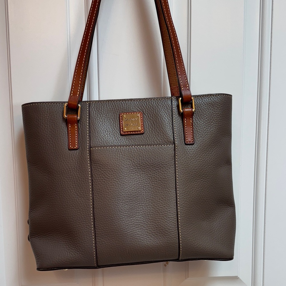 Dooney & Bourke Grey Pebble Grain Leather Tote brown straps w/zipper